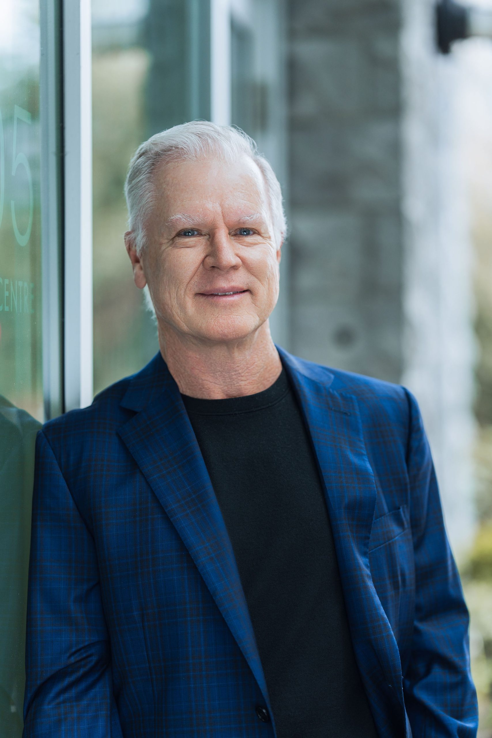 Headshot for Dr. Kenneth A. Smith.